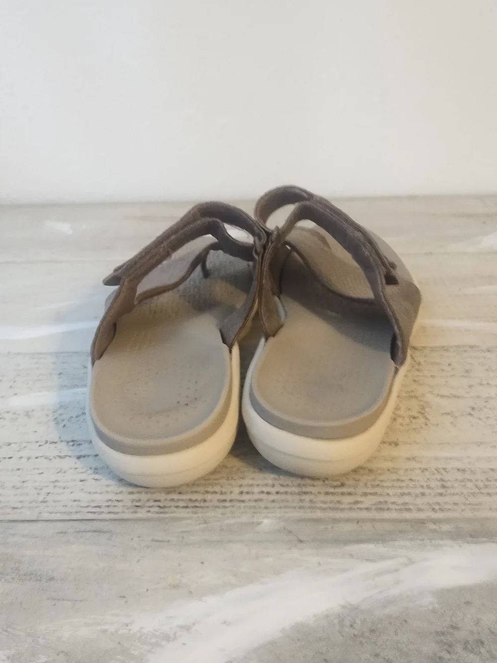 Bzees Women’s 7.5Gray Stretch Fabric  Comfort Sandals/UK size 4.5 good condition